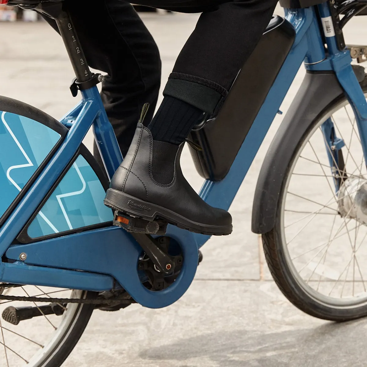 2115 Chelsea Boot in Black from Blundstone Long Last
