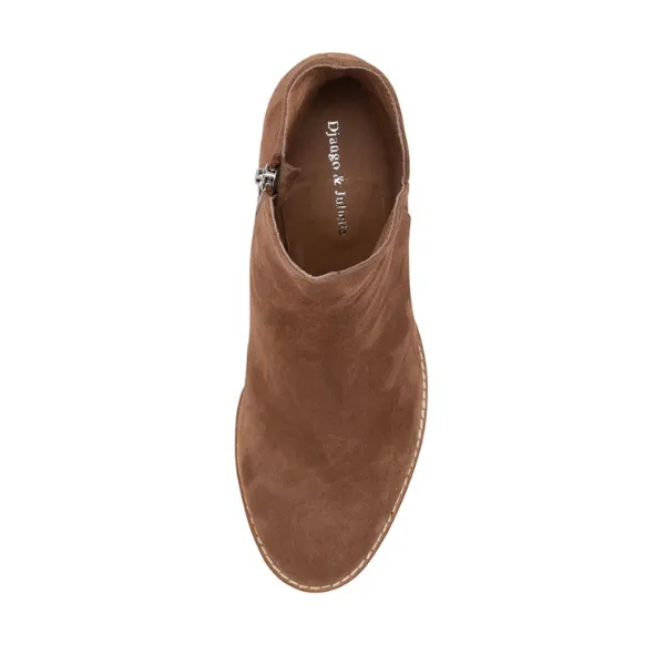 Cushioned Step Urban Commute Supportive sole Django & Juliette Women's Mockas Chocolate Suede