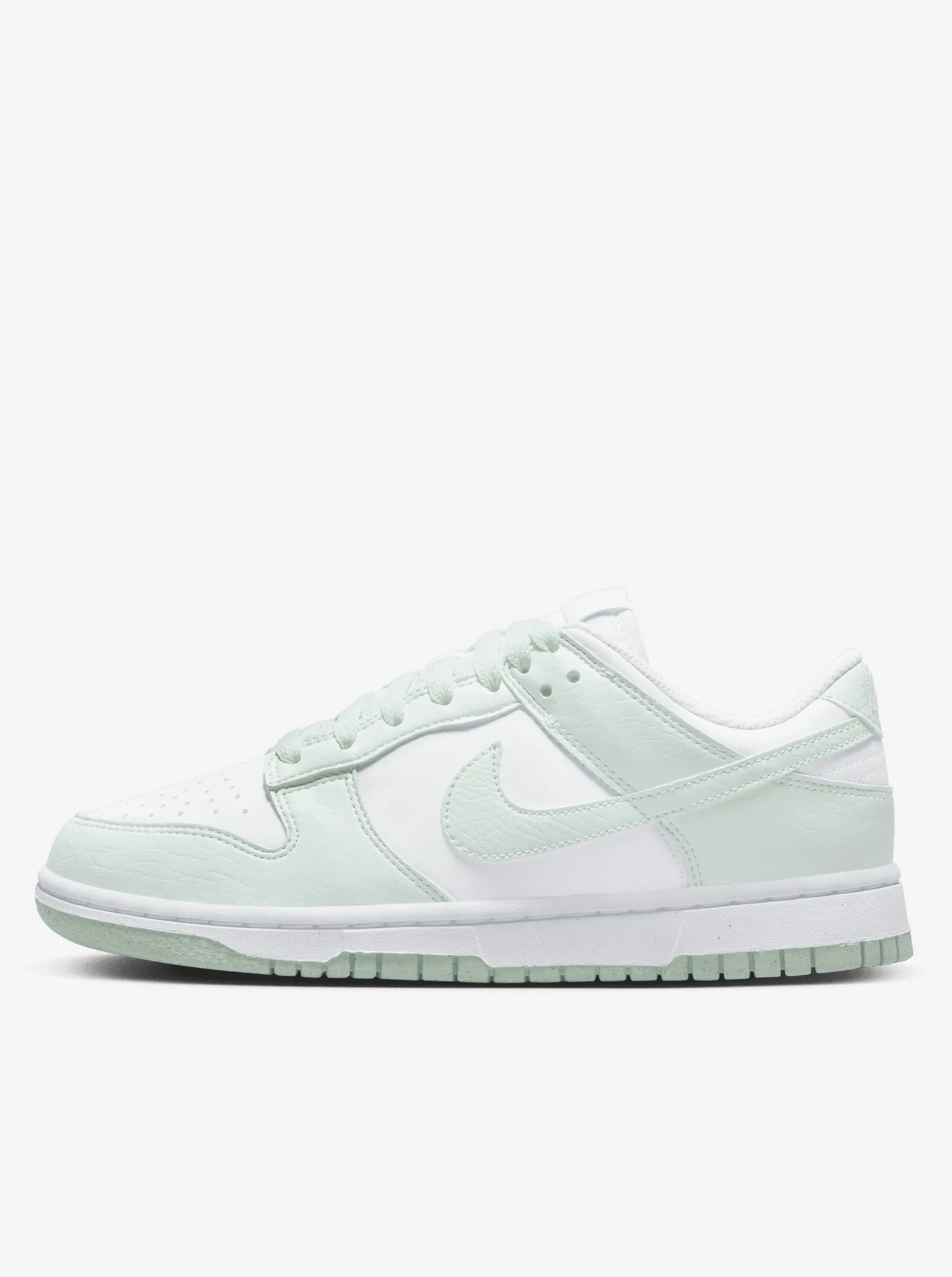 Anatomical Toe Shape Dunk Low Next Nature Womens