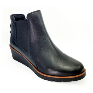 Reverse Women's Galway Wedge Bootie Wide Black Flexible Frame Rainy Day Commuter Outdoor Function