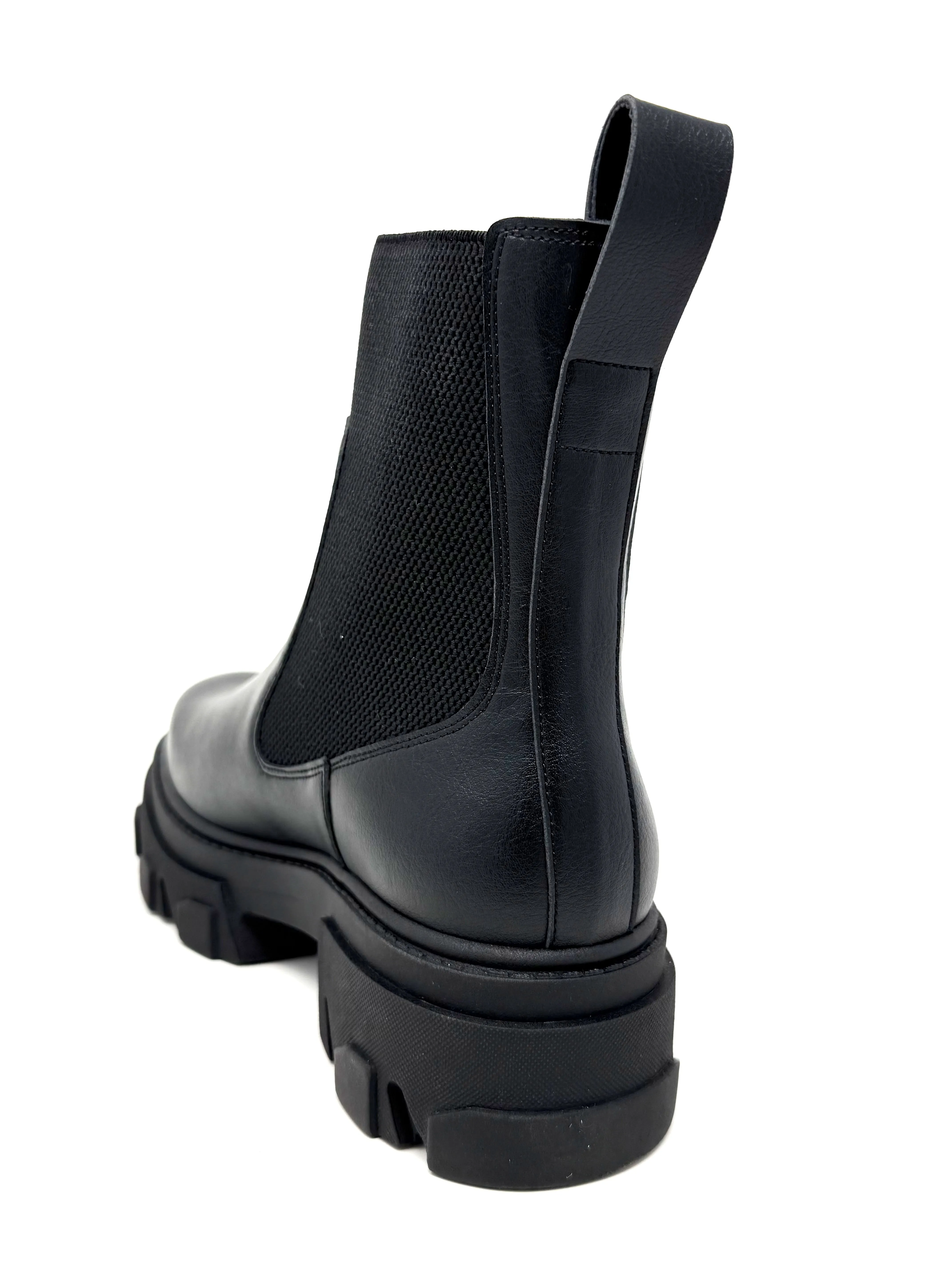 Kayla Boot in Black from Novacas Anti Odor City Walking Versatile Performance