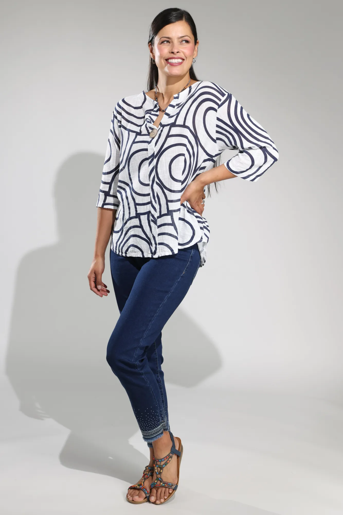 Pull on Wonder Denim Capri Jeans | DARK INDIGO | 6624A1 Clean Piece Clean Cut