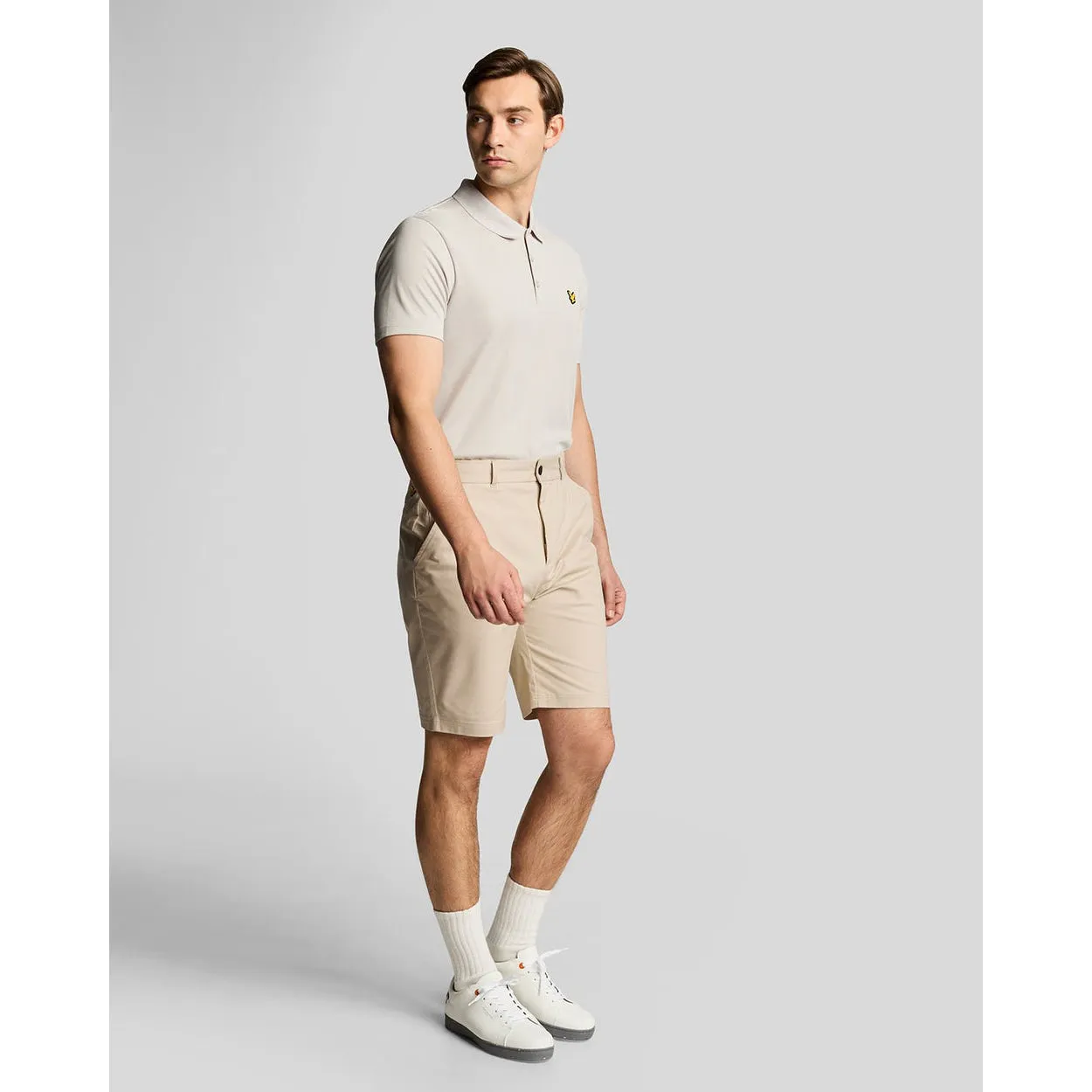 Lyle & Scott Course Stretch Golf Shorts - Sesame laid-back style