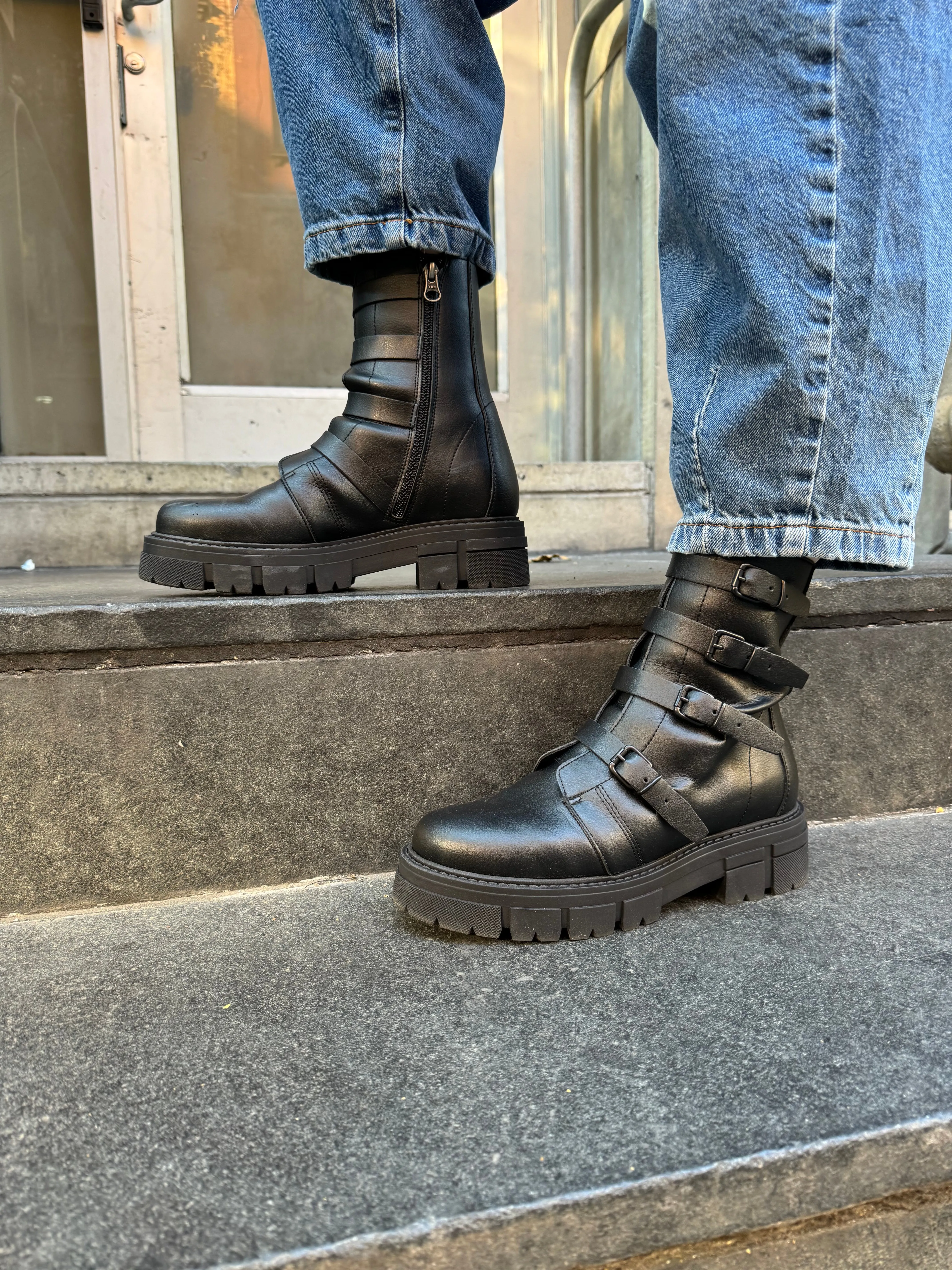 Smooth Finish Stewie Buckle Boot in Black from Novacas