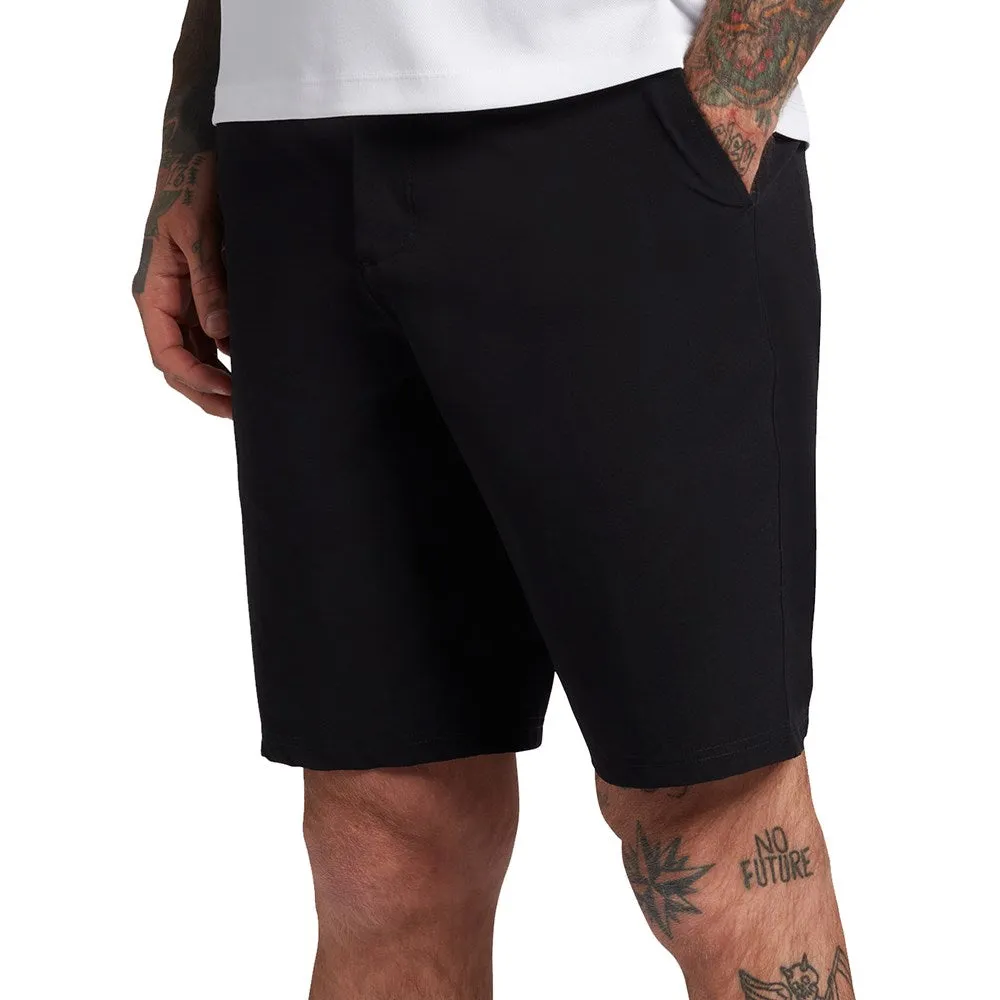 Walk Easy Seamless Integration Lyle & Scott Stretch Golf Shorts - Jet Black